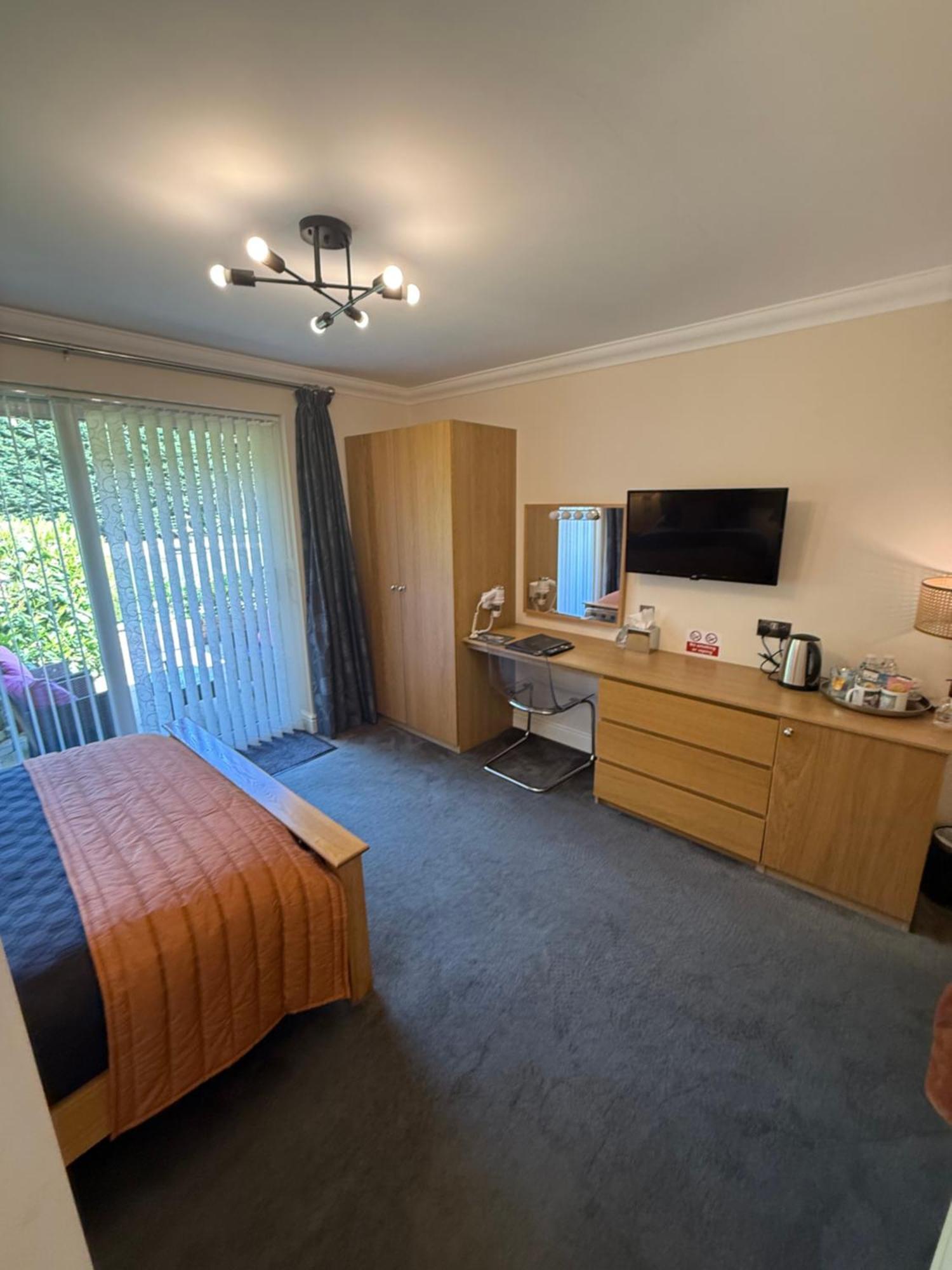 Barncroft Luxury Bed & Breakfast Solihull