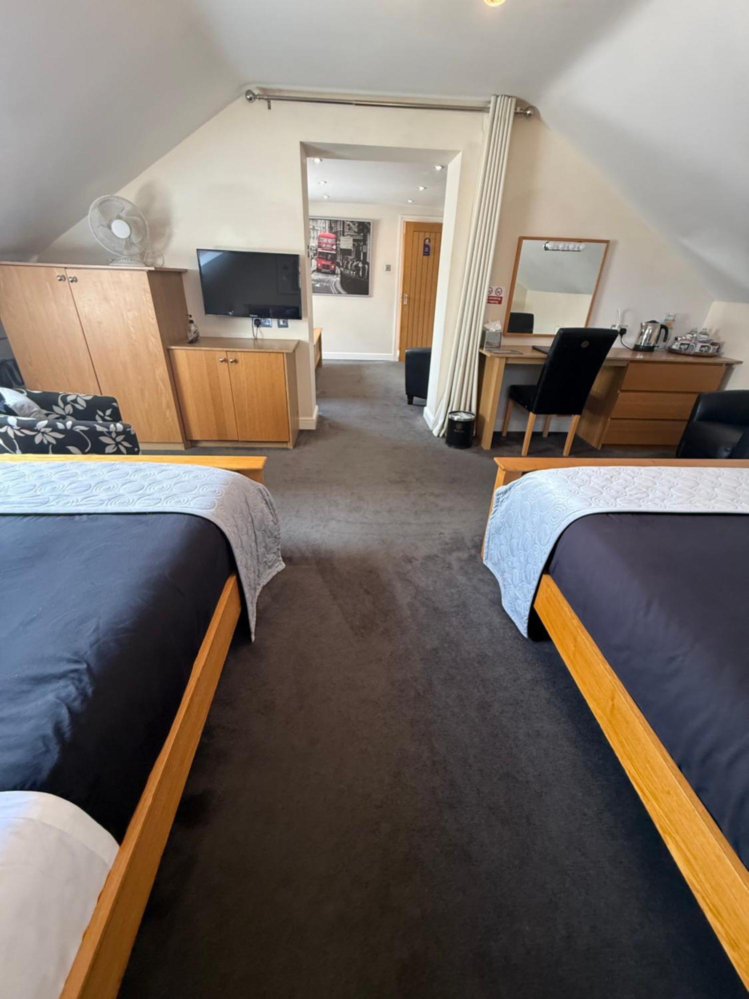 Barncroft Luxury Bed & Breakfast Bed & Breakfast Solihull