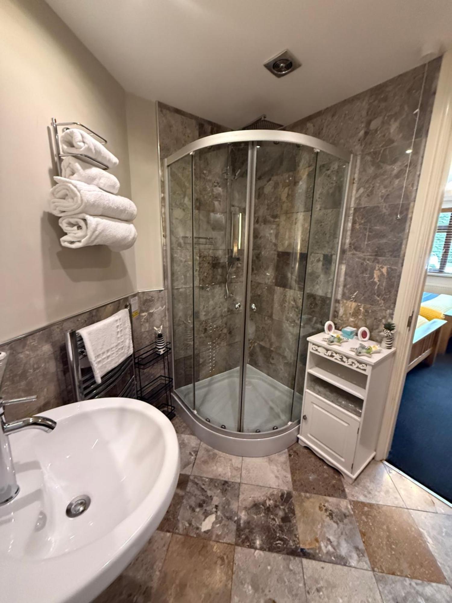 Barncroft Luxury 3*