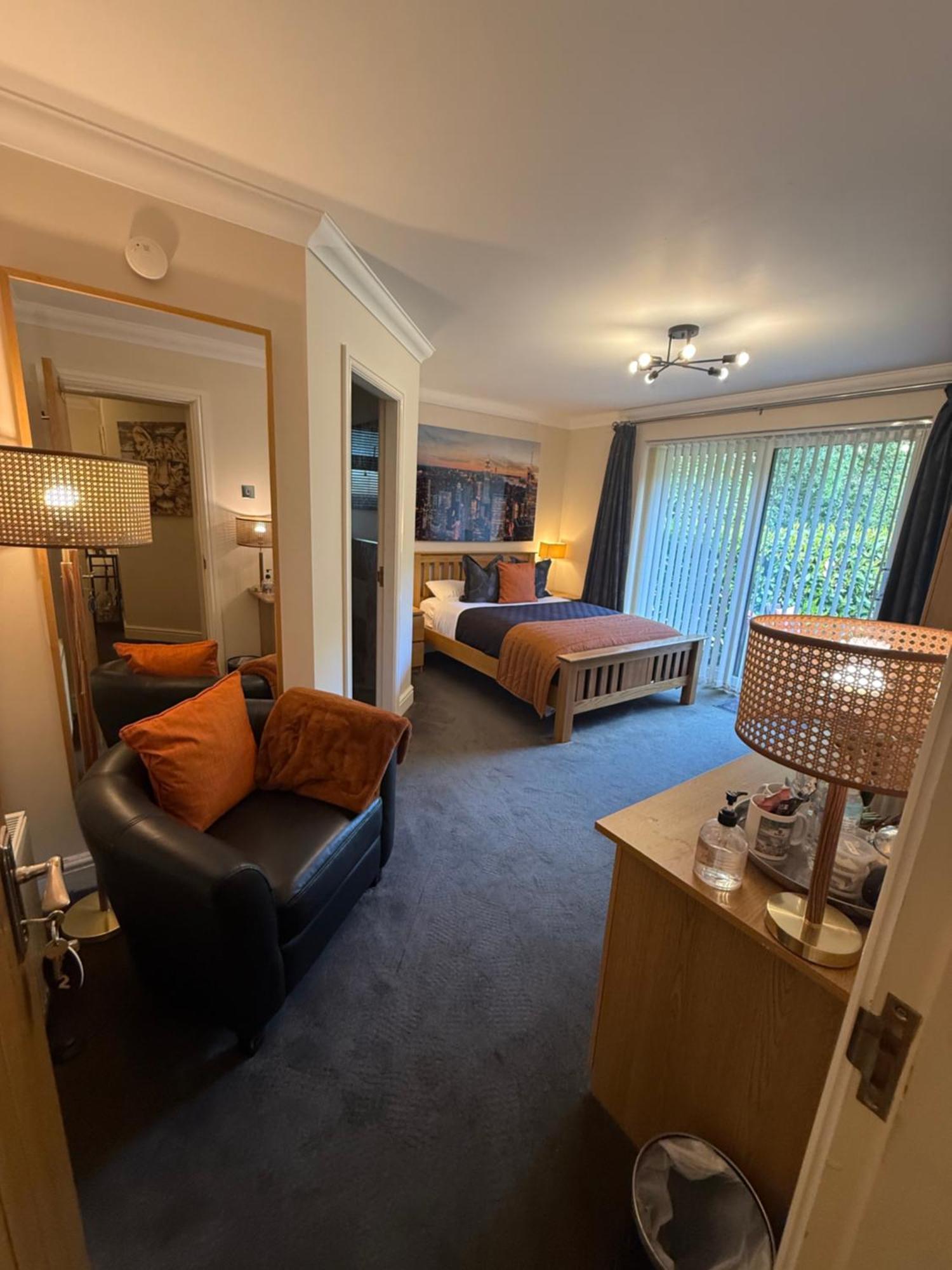 Barncroft Luxury Bed & Breakfast Bed & Breakfast Solihull